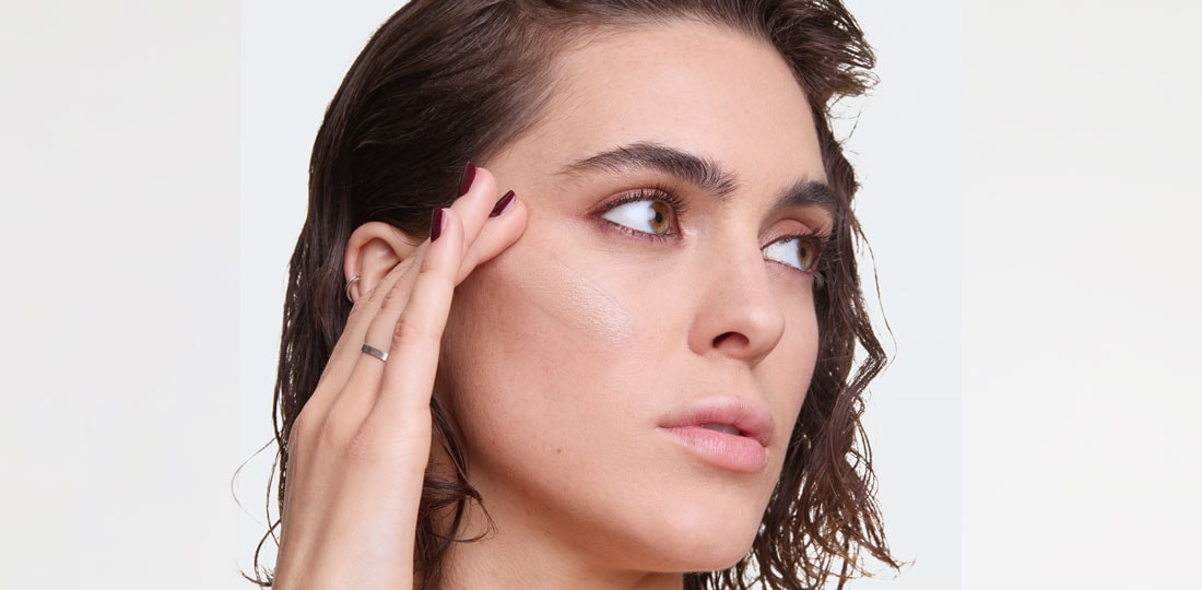 Ατέλειες προσώπου: Το ιδανικό foundation για να τις καλύψεις