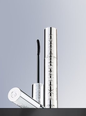 Telescopic Extensionist Mascara για μακριές και πυκνές βλεφαρίδες
