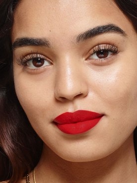 OAP   MAKEUP   LIPS   CR VOLUME MATTE   2021   BEAUTY SHOT   MEDIUM 1 1100x540