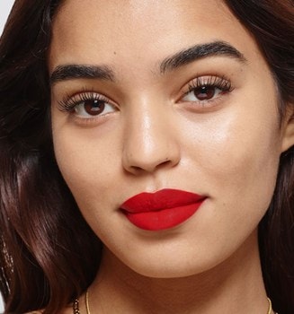 OAP MAKEUP LIPS CR VOLUME MATTE 2021 BEAUTY SHOT MEDIUM 1 1100x540