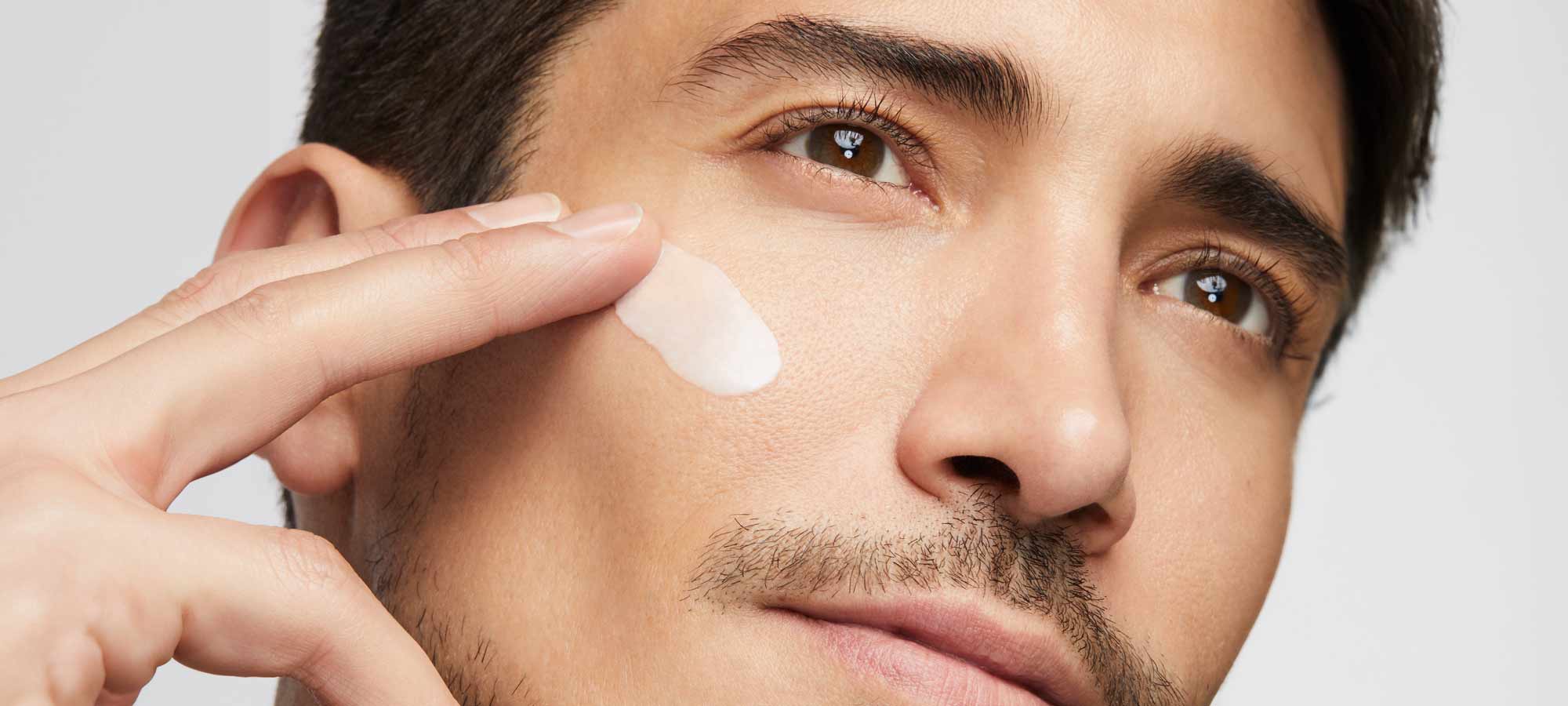 Power Age Cream Application