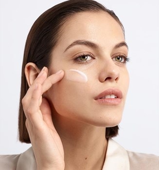 Revitalift Filler Ha Watercream Routine Step3