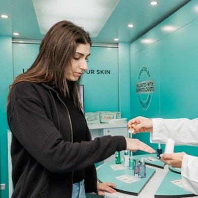 L'Oréal Paris Science Van Education