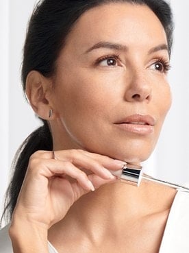 Τα Serum προσώπου και ματιών Revitalift Filler είναι εδώ!