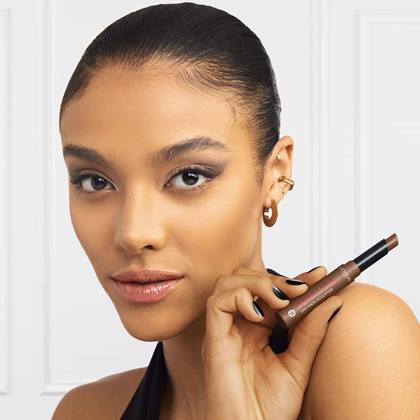 Infaillible Face Sculptor Pack In Hand Medium Dark Contour