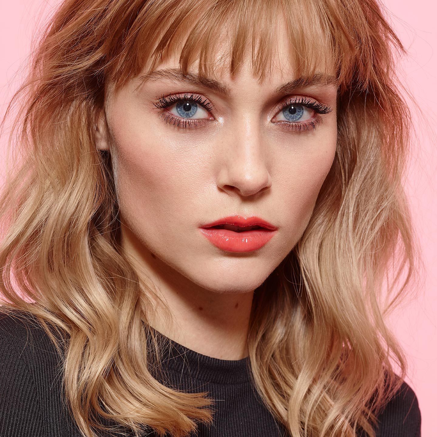 Rouge Signature Υγρό Plumping Gloss Κραγιόν