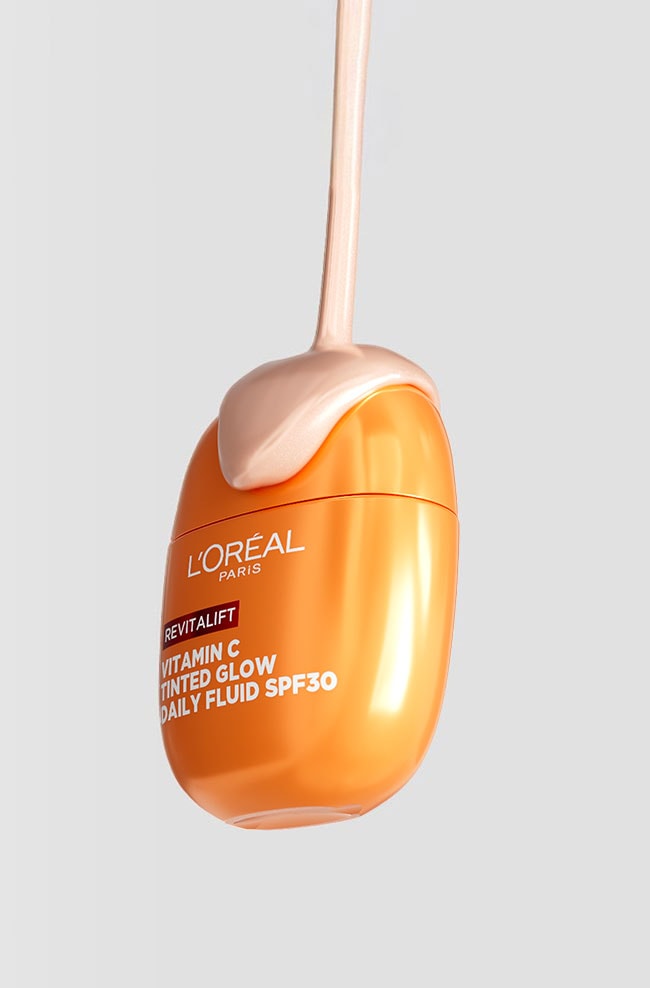 260121 Oap Revitalift Vitamin C Sunpods Stage Mobile Dmi Website